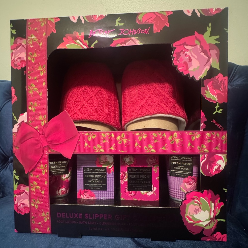 Betsey Johnson Pink Slipper Gift Set